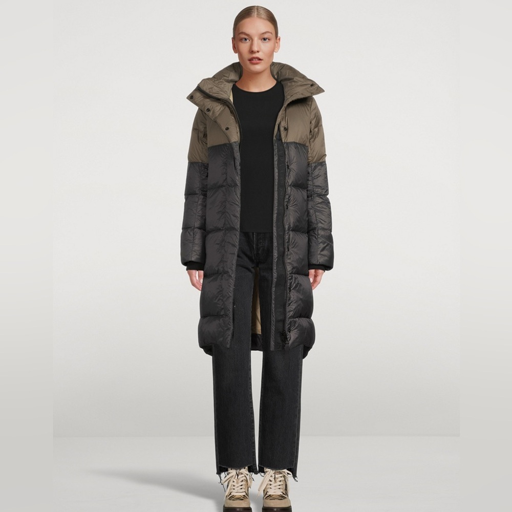 CANADA GOOSE
Byward Down Parka . NEW
